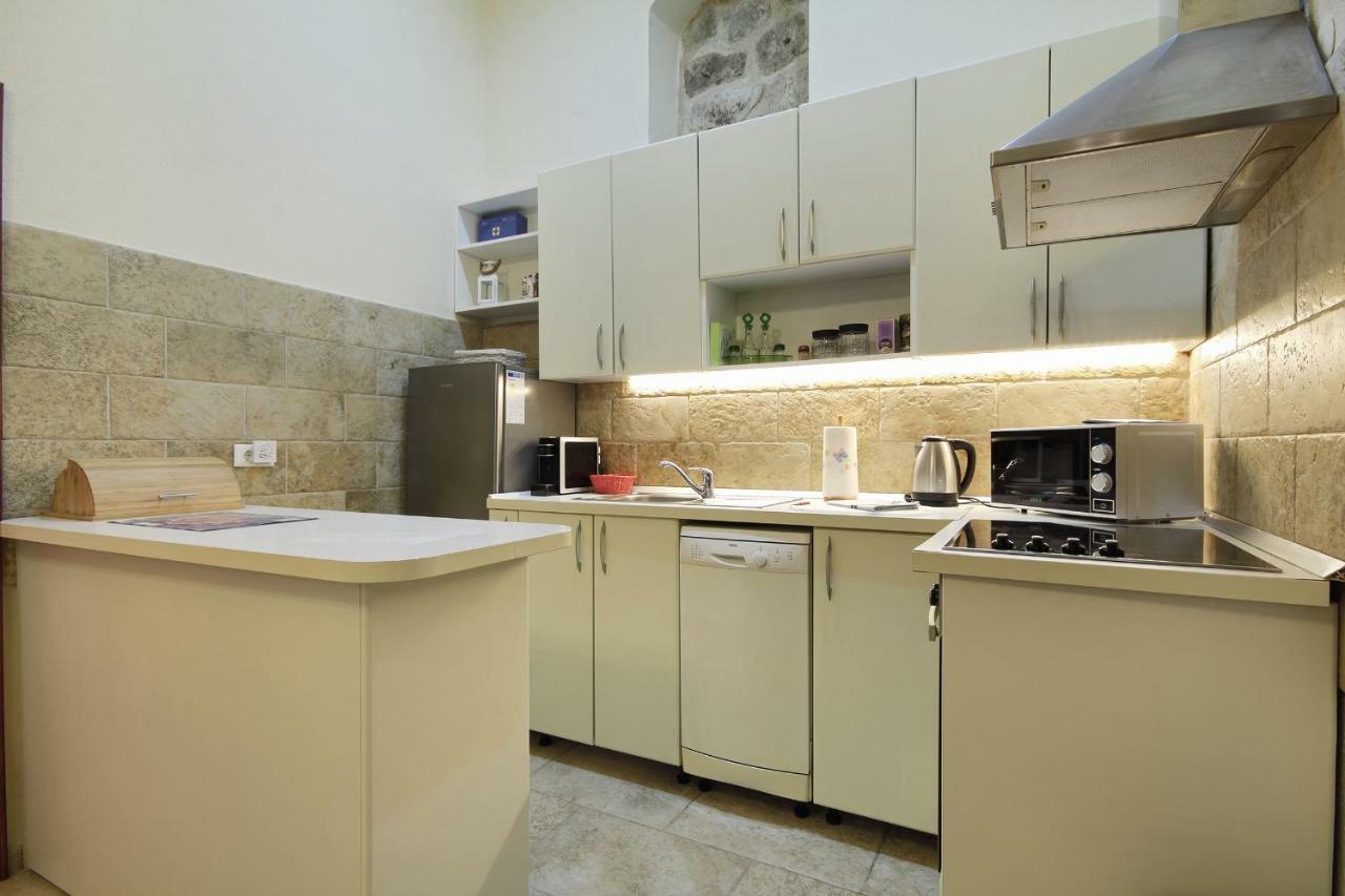 Nikola Apartamento *